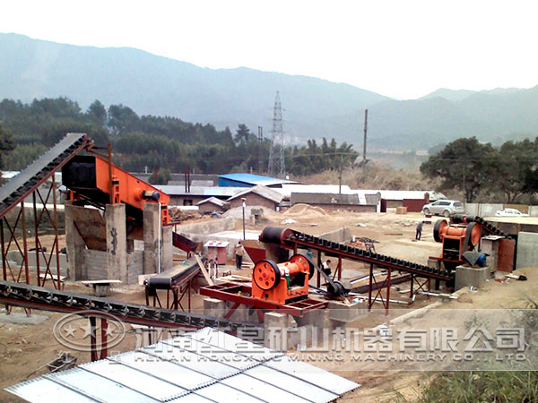 砂石生產(chǎn)線作業(yè)現(xiàn)場(chǎng) 砂石生產(chǎn)線作業(yè)現(xiàn)場(chǎng)