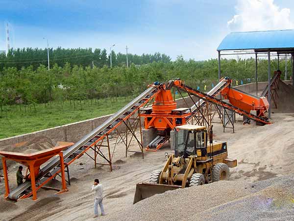 時(shí)產(chǎn)300噸機(jī)制砂機(jī)器生產(chǎn)現(xiàn)場(chǎng) 時(shí)產(chǎn)300噸機(jī)制砂機(jī)器生產(chǎn)現(xiàn)場(chǎng)