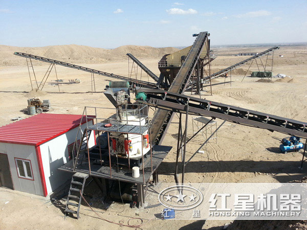 圓錐破碎機安裝、調試現(xiàn)場 圓錐破碎機安裝、調試現(xiàn)場