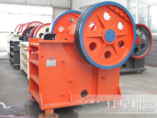 69顎式破碎機(jī) 69顎式破碎機(jī)