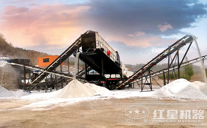 流動(dòng)制沙機(jī)作業(yè)現(xiàn)場 流動(dòng)制沙機(jī)作業(yè)現(xiàn)場