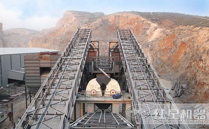 錘破生產(chǎn)現(xiàn)場 錘破生產(chǎn)現(xiàn)場