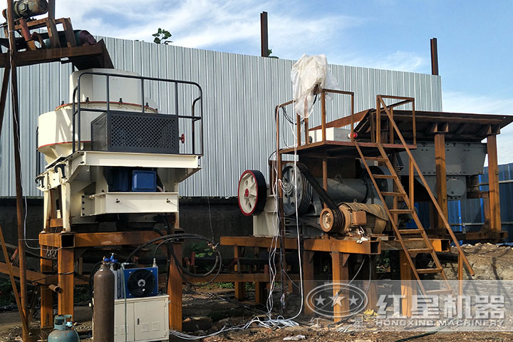 花崗巖制砂現場 花崗巖制砂現場