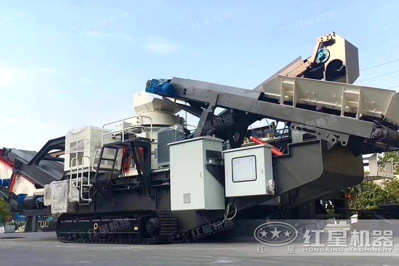 移動(dòng)破煤機(jī)設(shè)備實(shí)拍 移動(dòng)破煤機(jī)設(shè)備實(shí)拍