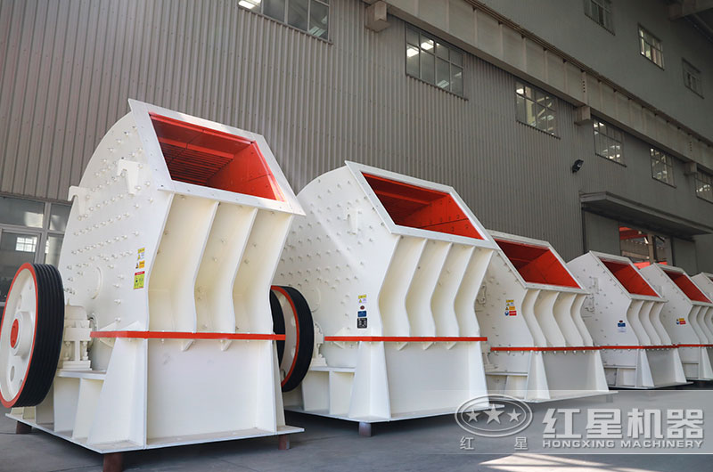 各種型號(hào)的錘式破碎機(jī) 各種型號(hào)的錘式破碎機(jī)