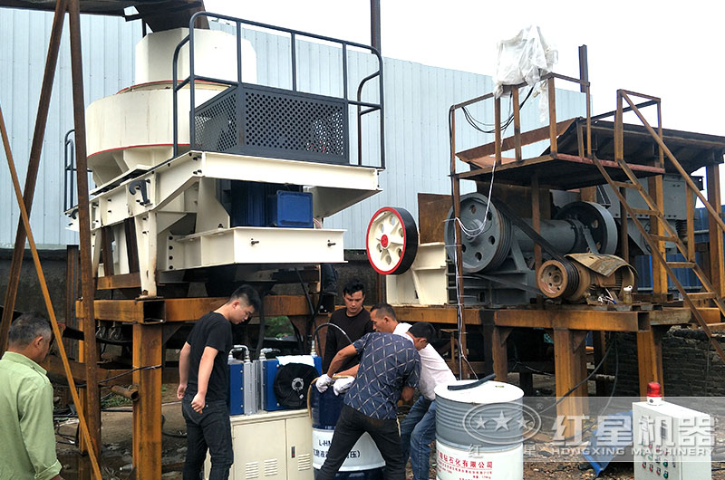 制砂現(xiàn)場 制砂現(xiàn)場