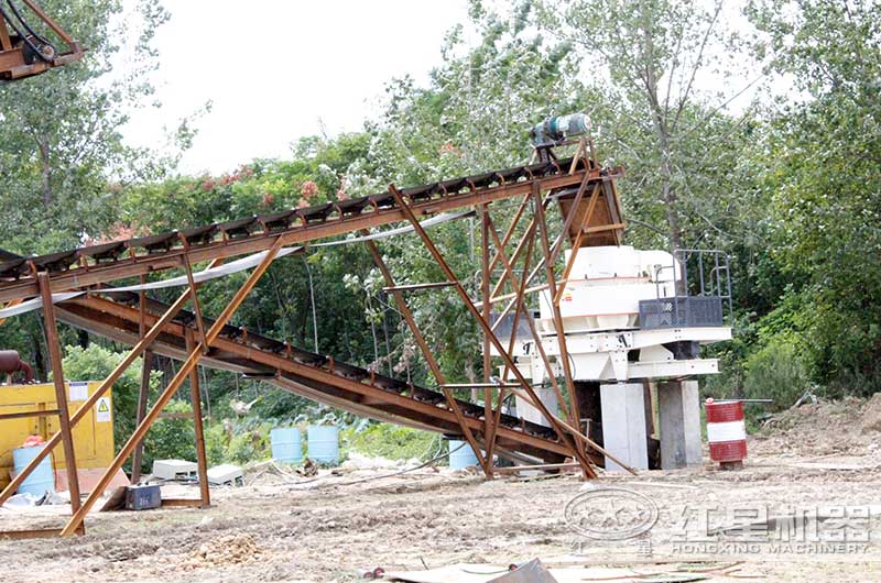 制砂生產(chǎn)現(xiàn)場 制砂生產(chǎn)現(xiàn)場